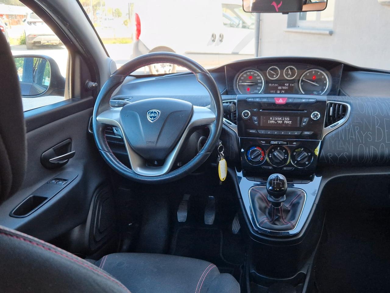 Lancia Ypsilon 1.2 69 CV 5 porte Elefantino