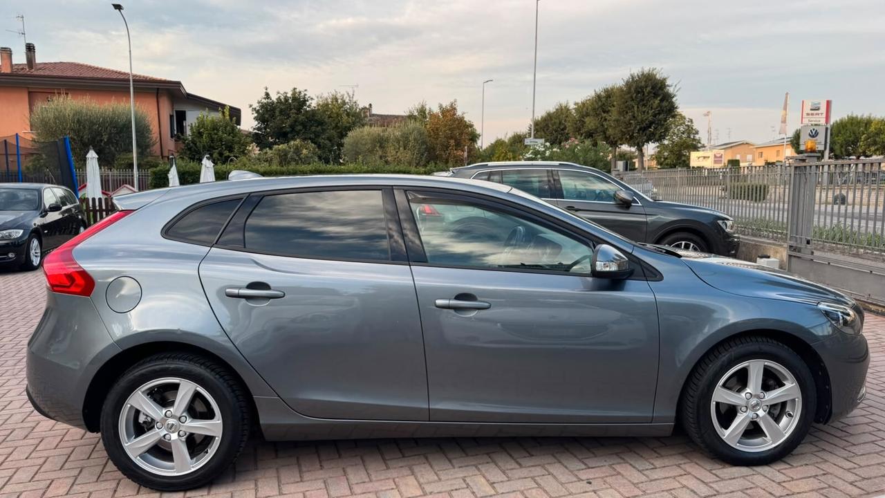 Volvo V40 D2 Business