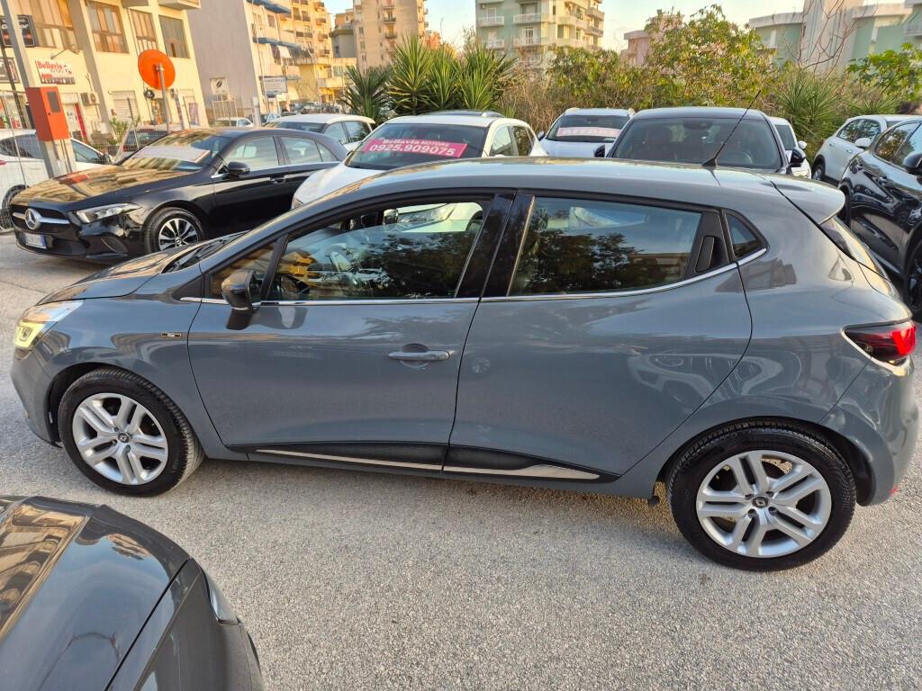 Renault Clio 1.5 dCi MOSCHINO FULL LED NAVI CAMERA