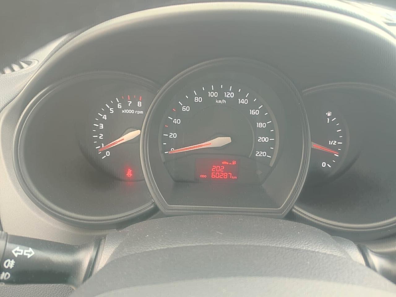 KIA RIO 1.2 60000KM UNICOPROPRIETARIO