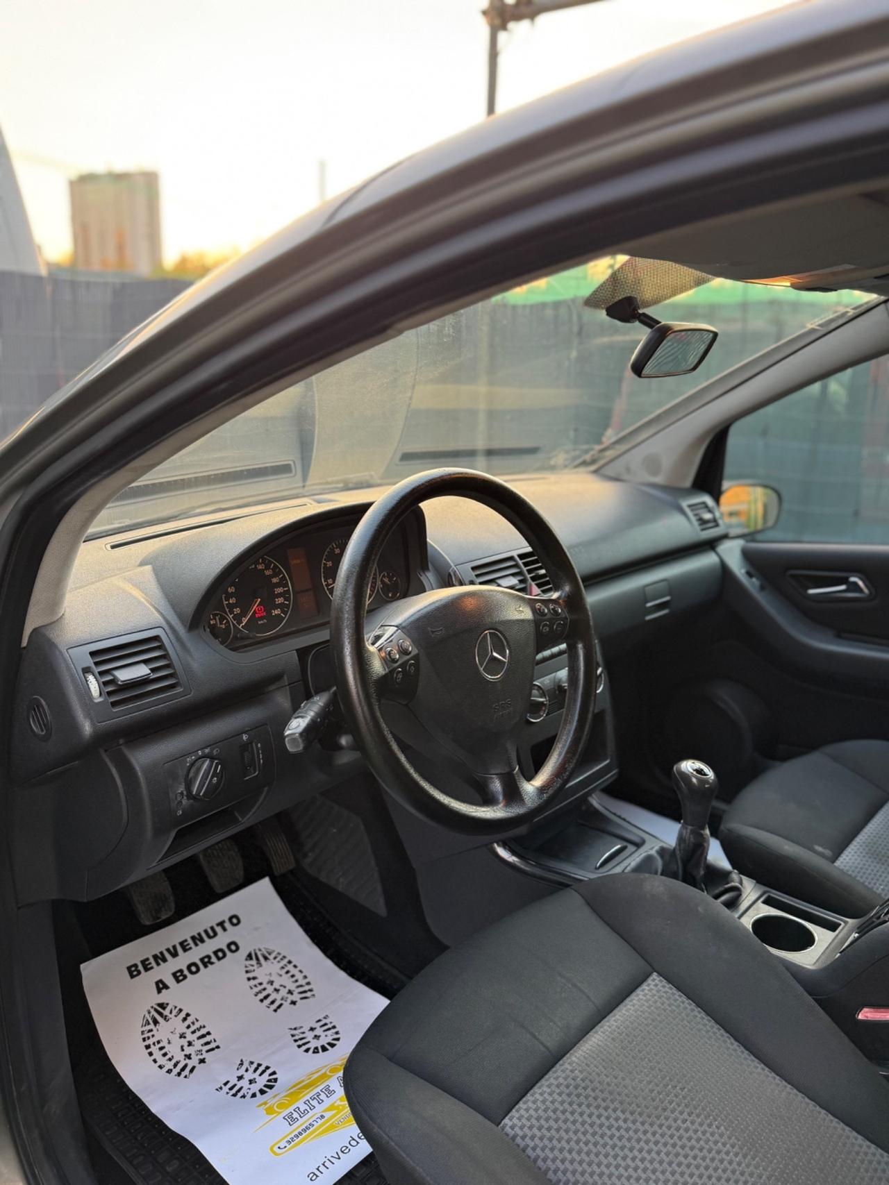 Mercedes CLASSE A 150 BENZINA NEOPATENTATI