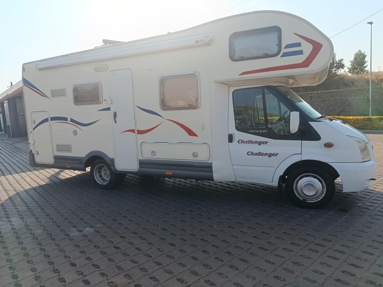 Challenger Genius49 7 posti letto