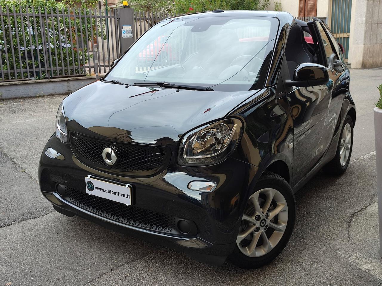 Smart ForTwo 70 1.0 twinamic cabrio Passion Capote Rossa Ok neopatentati