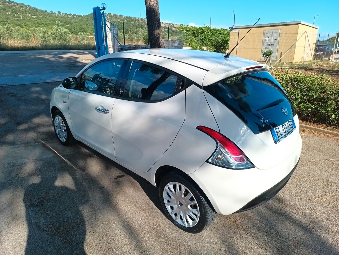 Lancia Ypsilon 1.2 69 CV 5 porte S&S Silver