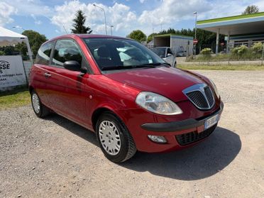 Lancia Ypsilon 1.2 16V Oro