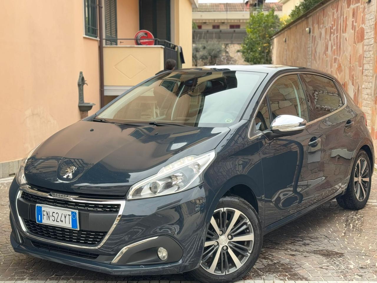 Peugeot 208 PureTech 82 5 porte Allure
