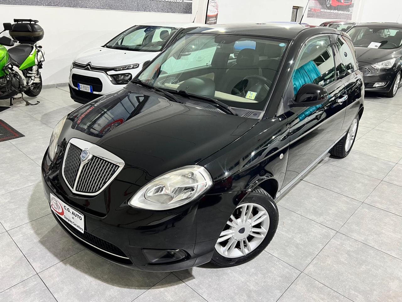 Lancia Ypsilon 1.3 MJT 75 CV Versus 2009