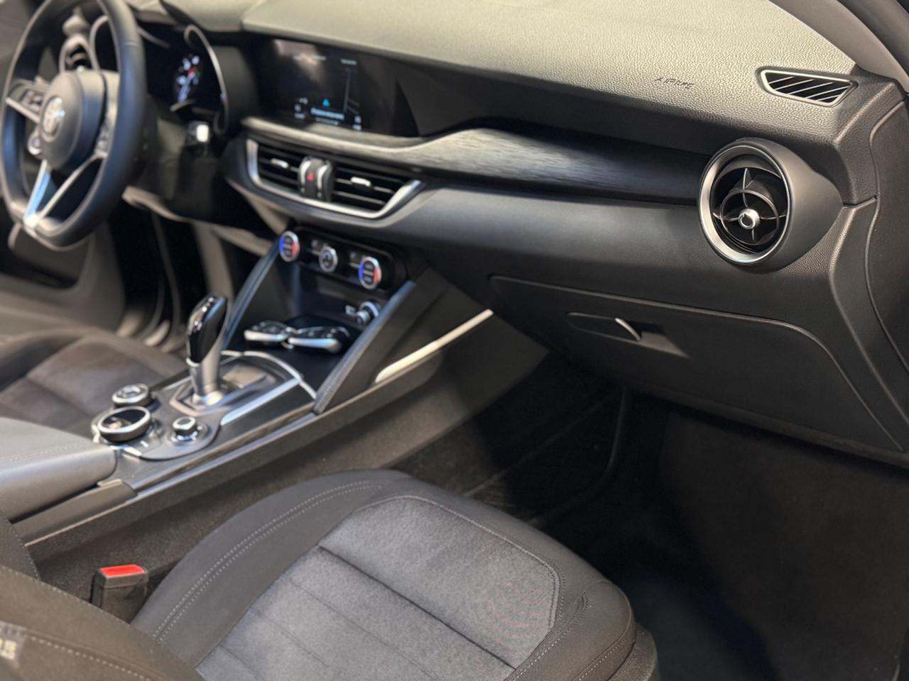 Alfa Romeo Stelvio 2.2 Super 150 CV 80.000 Km !