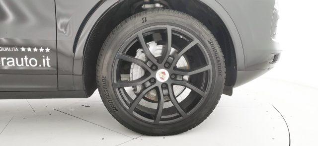 PORSCHE Cayenne 3.0 V6