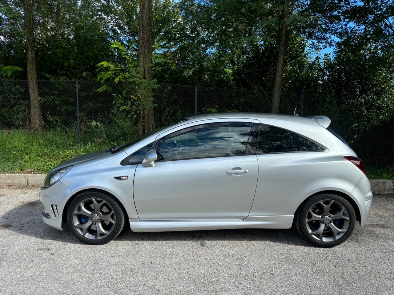 Opel Corsa 1.6 T 192CV OPC