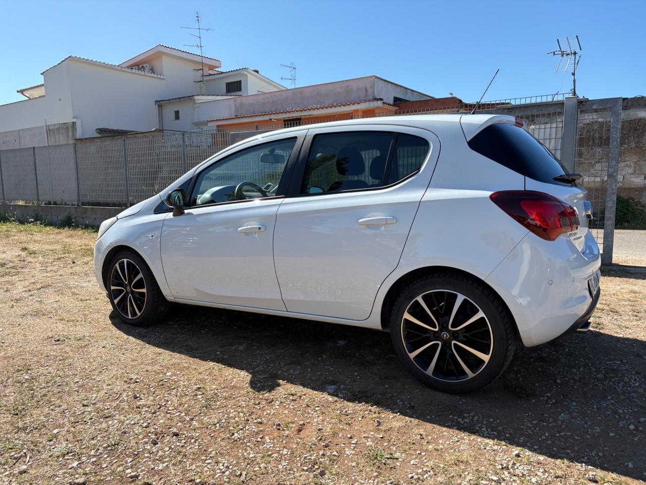 Opel Corsa 1.4 90CV GPL Tech 5 porte b-Color