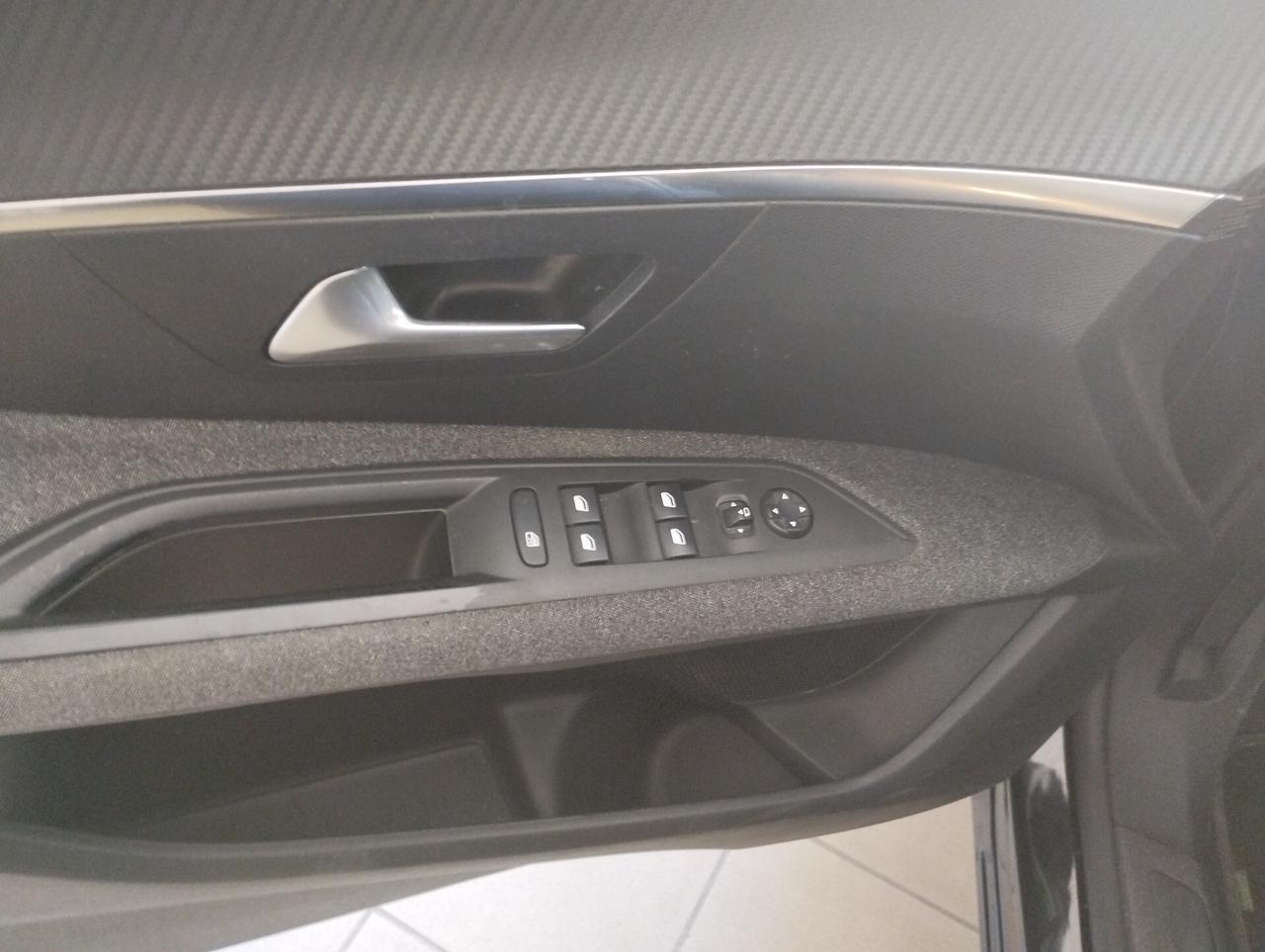 Peugeot 3008 BlueHDi 130 S&S Business