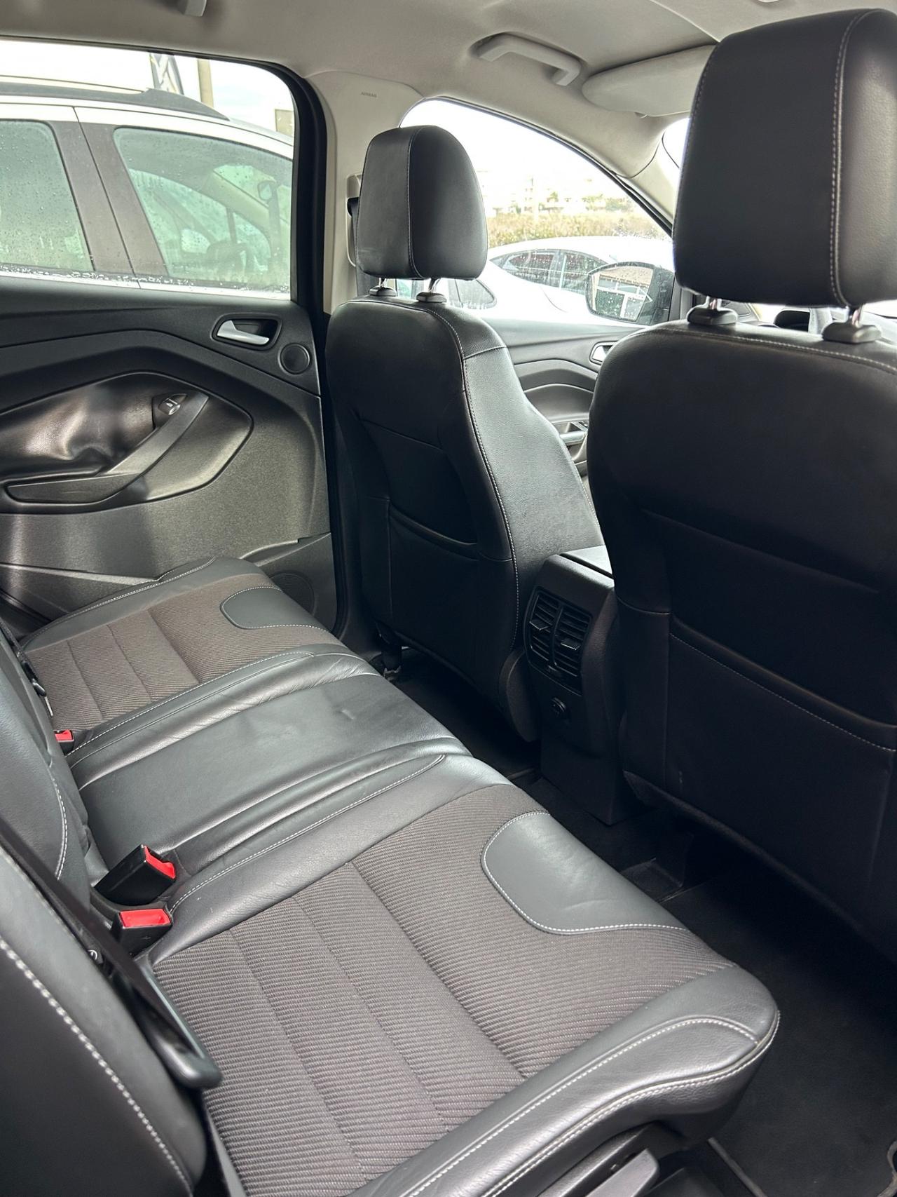 Ford Kuga 2.0 TDCI 120 CV S&S 2WD Titanium autocarro