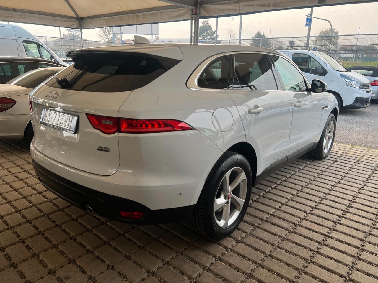 Jaguar F-Pace 2.0 300 CV AWD aut. Pure