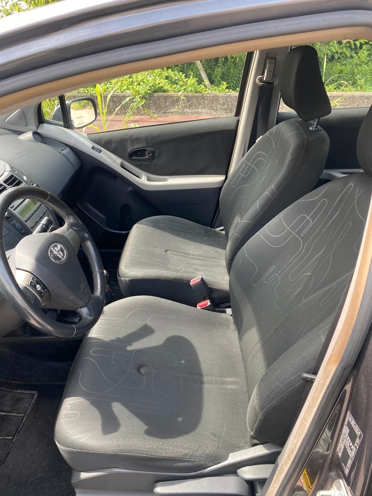 Toyota Yaris 1.0 5 porte Sol SOLI 130.000 KM CERTIFICATI UNICO PROPRIETARIO ADATTA AI NEOPATENTATI