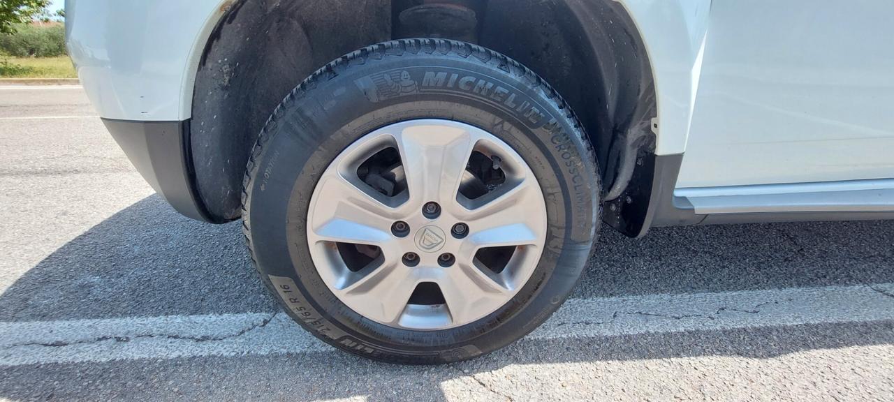 DUSTER 1,6 GPL DI SERIE CASA MADRE NAVIGATORE TELEFONO SENSORI FULL FULL 110 CV