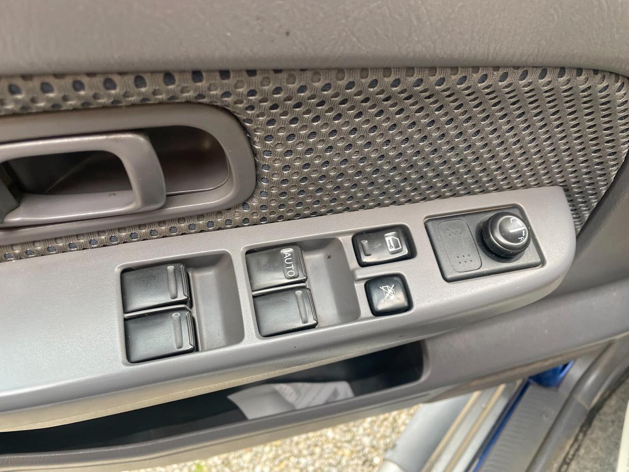 Nissan Navara 2.5 td doppia cabina