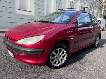 Peugeot 206 1.1 3p. XT