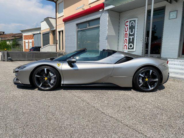 FERRARI SF90 Spider