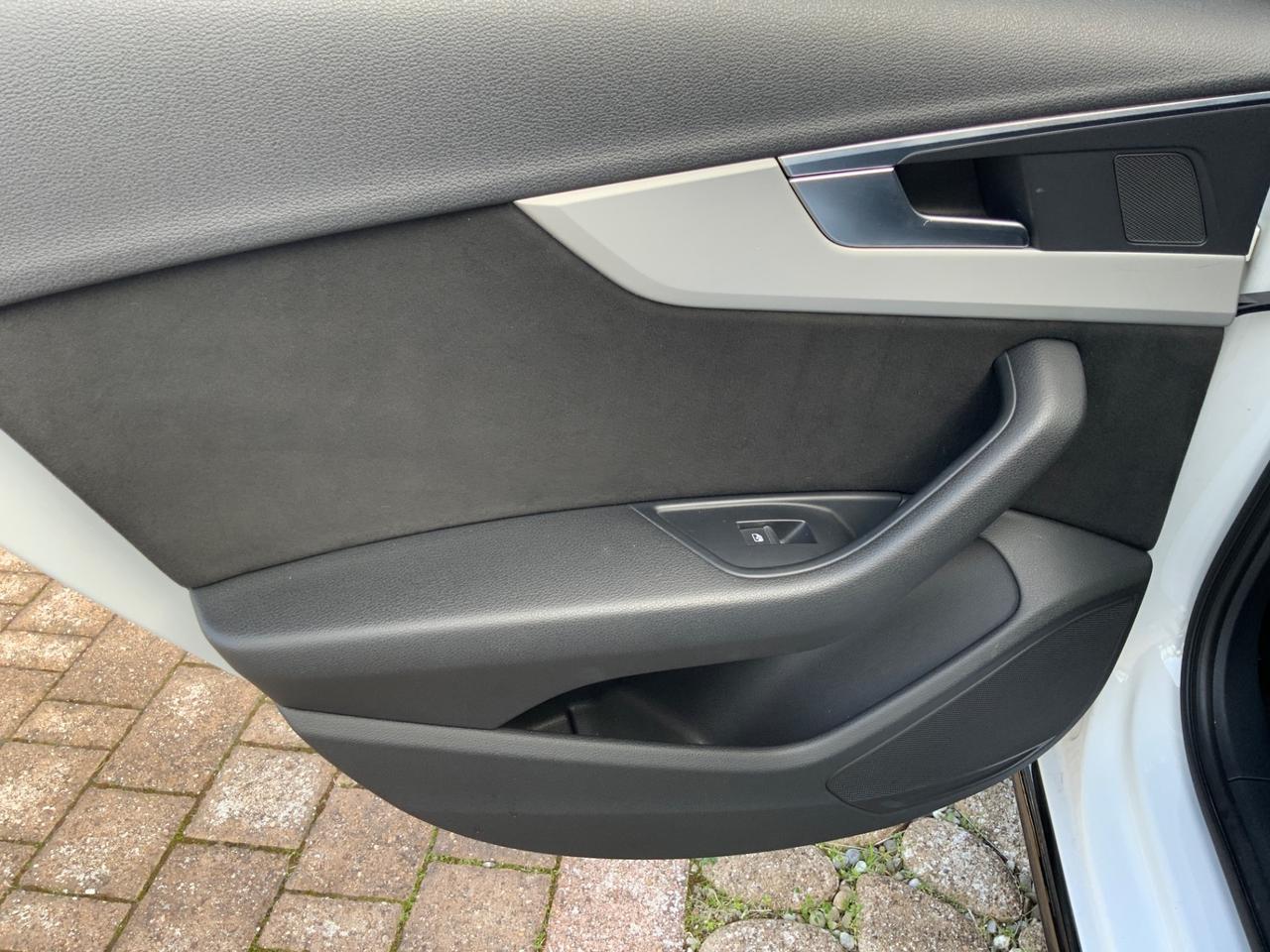 Audi A4 Avant 40 TDI quattro S tronic line edition