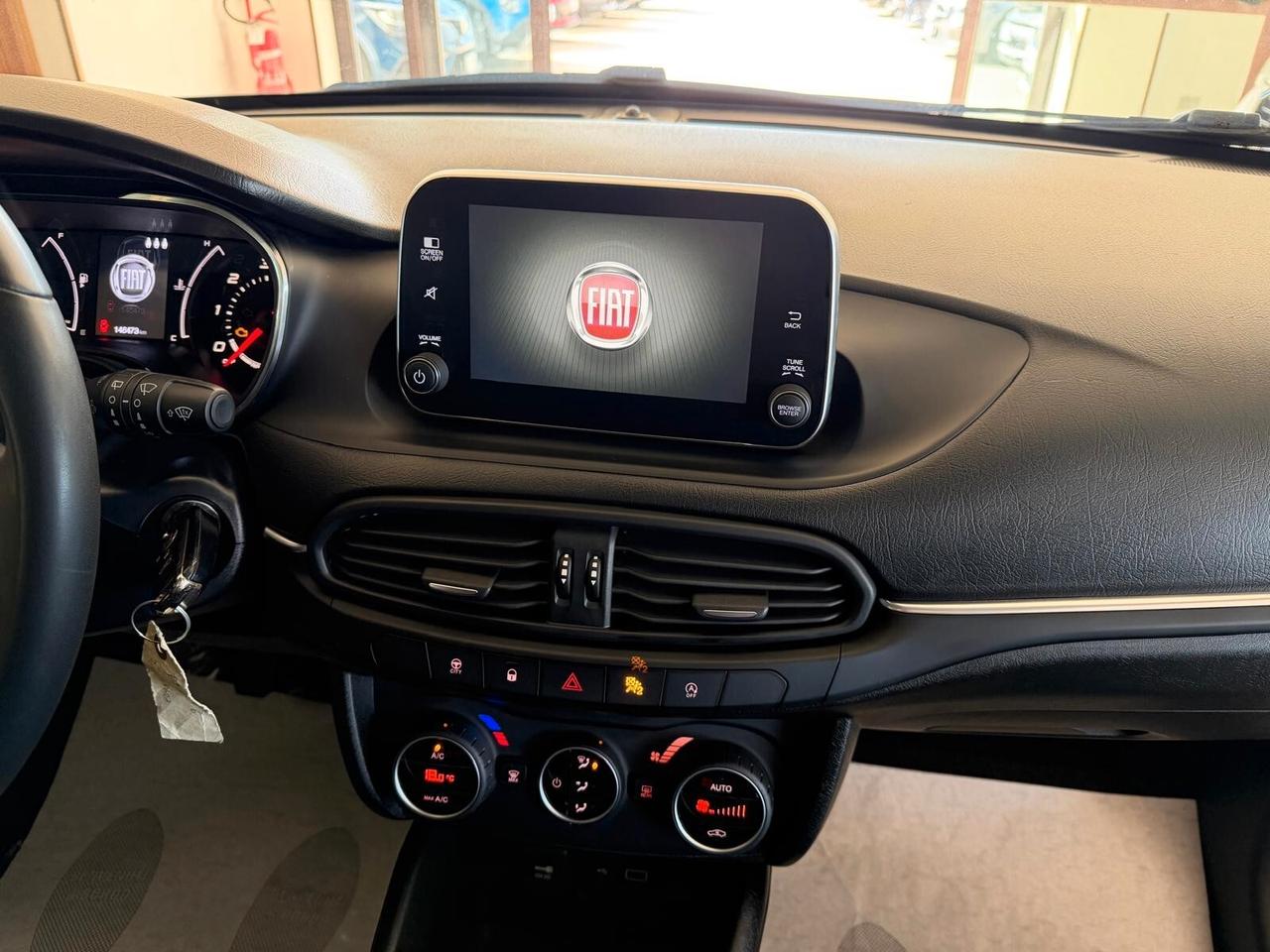 Fiat Tipo 1.6 M.JET 120 cv. 5 porte LOUNGE (Nav)