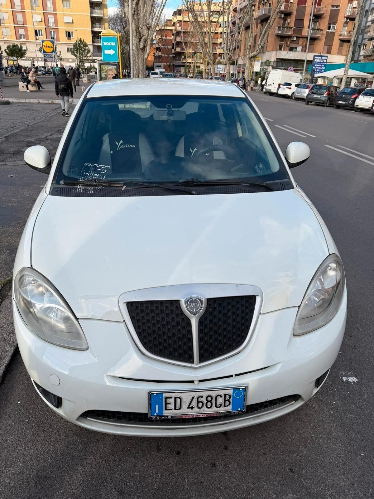 Lancia Ypsilon 1.2 Versus