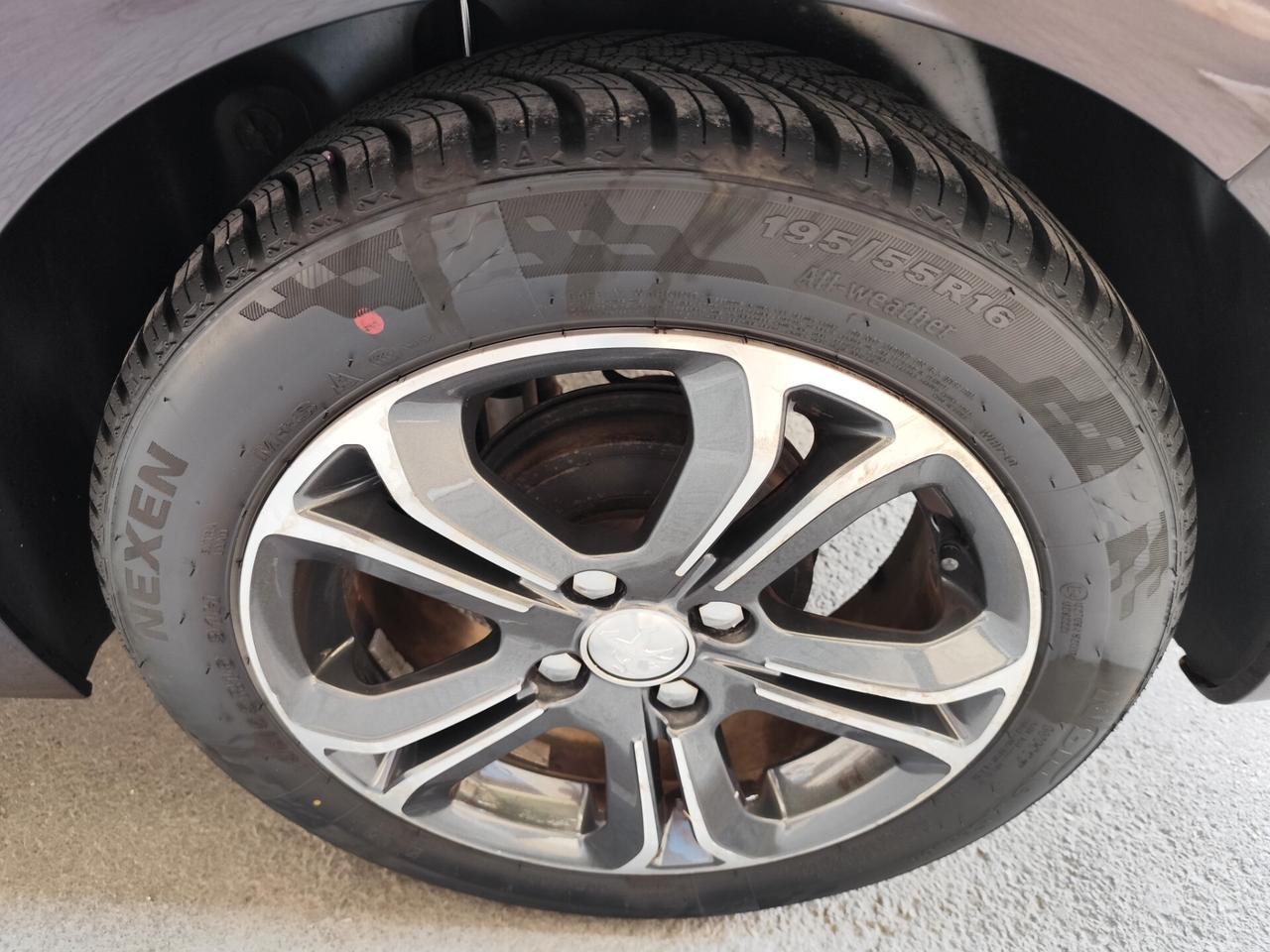 Peugeot 208 1.4 HDi 68CV ALLURE NAVI