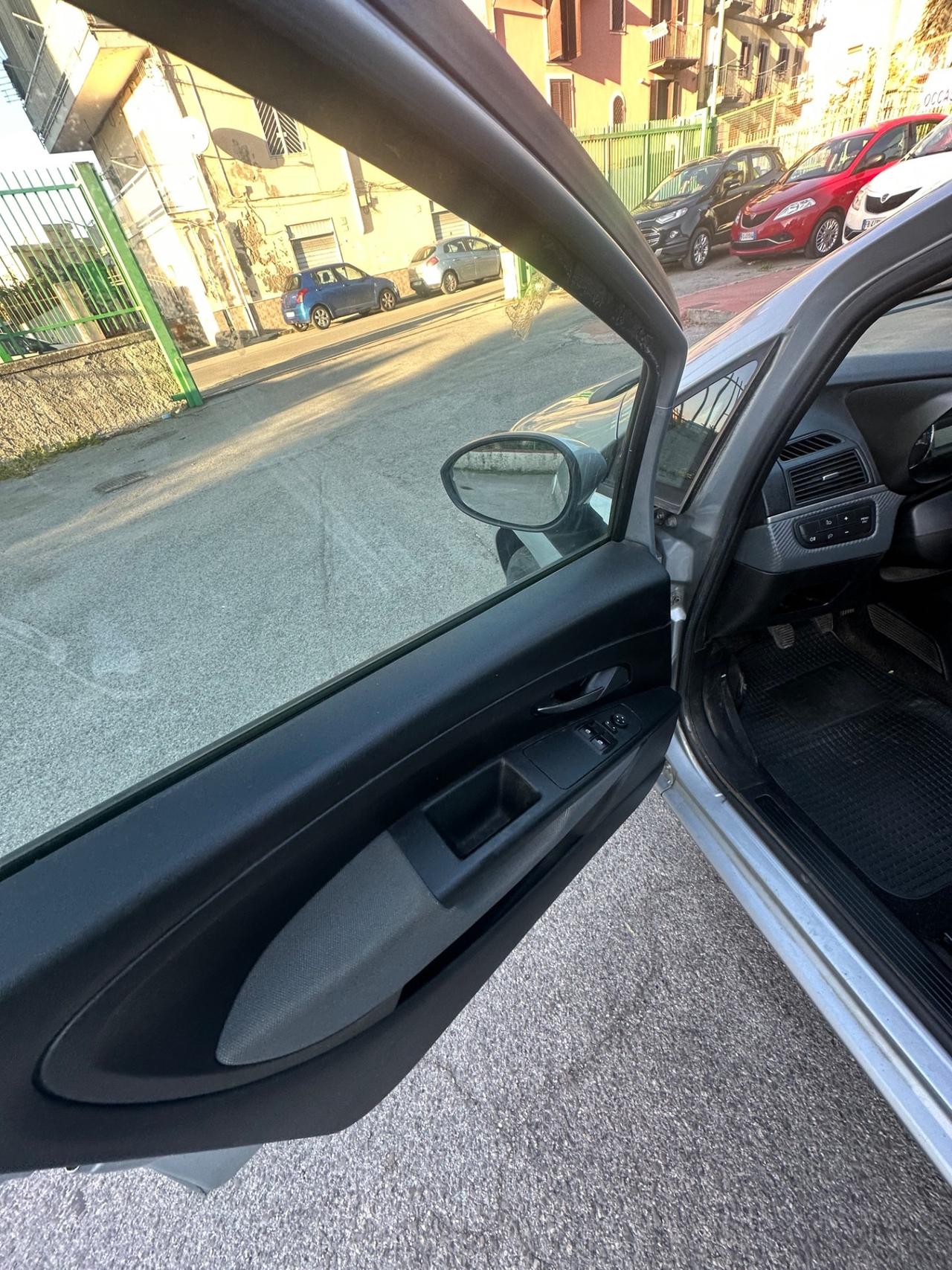 Fiat Grande Punto 1.3 MJT 75 CV 5 porte Fun