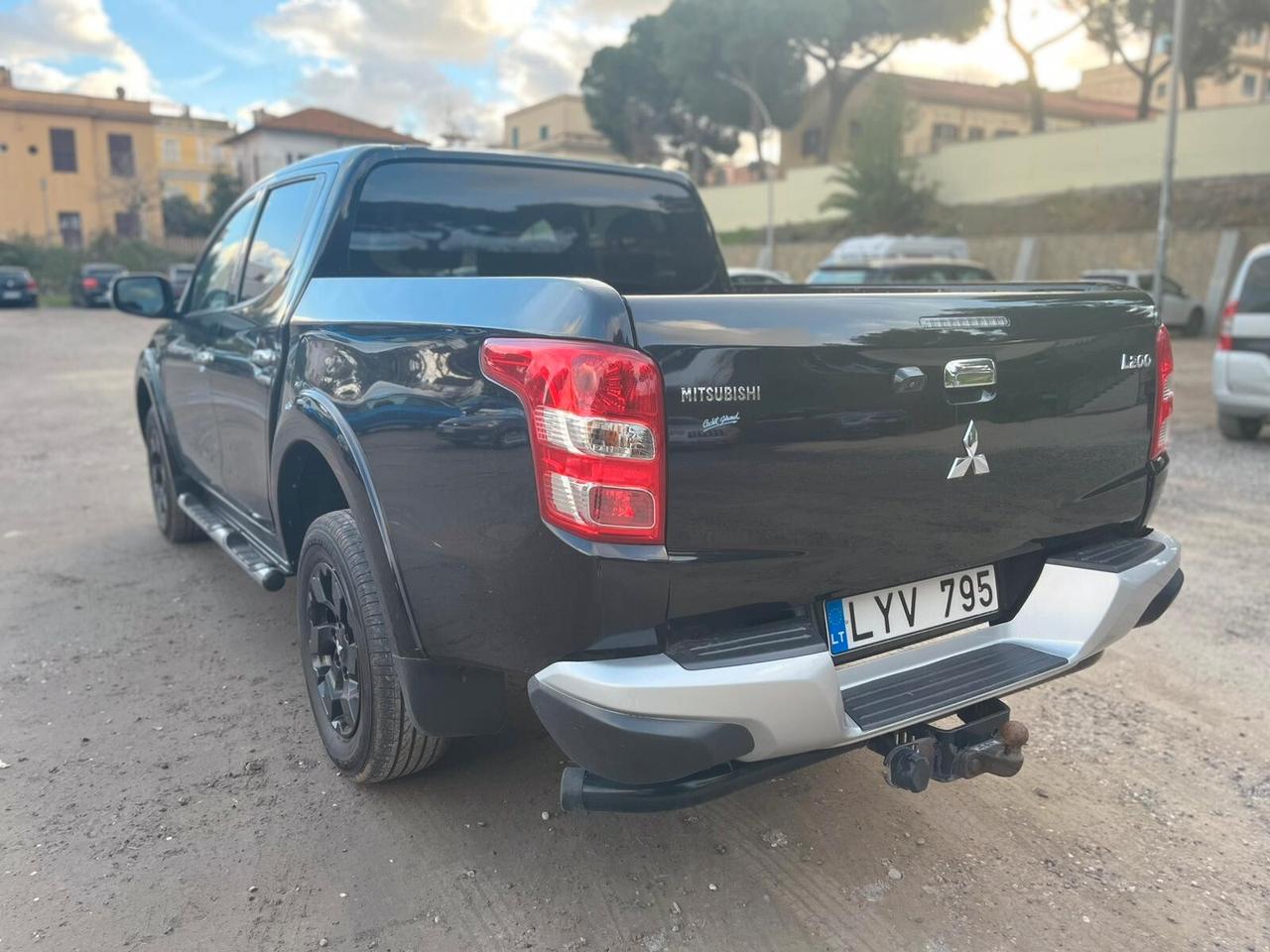 Mitsubishi L200 2.4 DI-D/181CV Double Cab Intense Hp Mivec