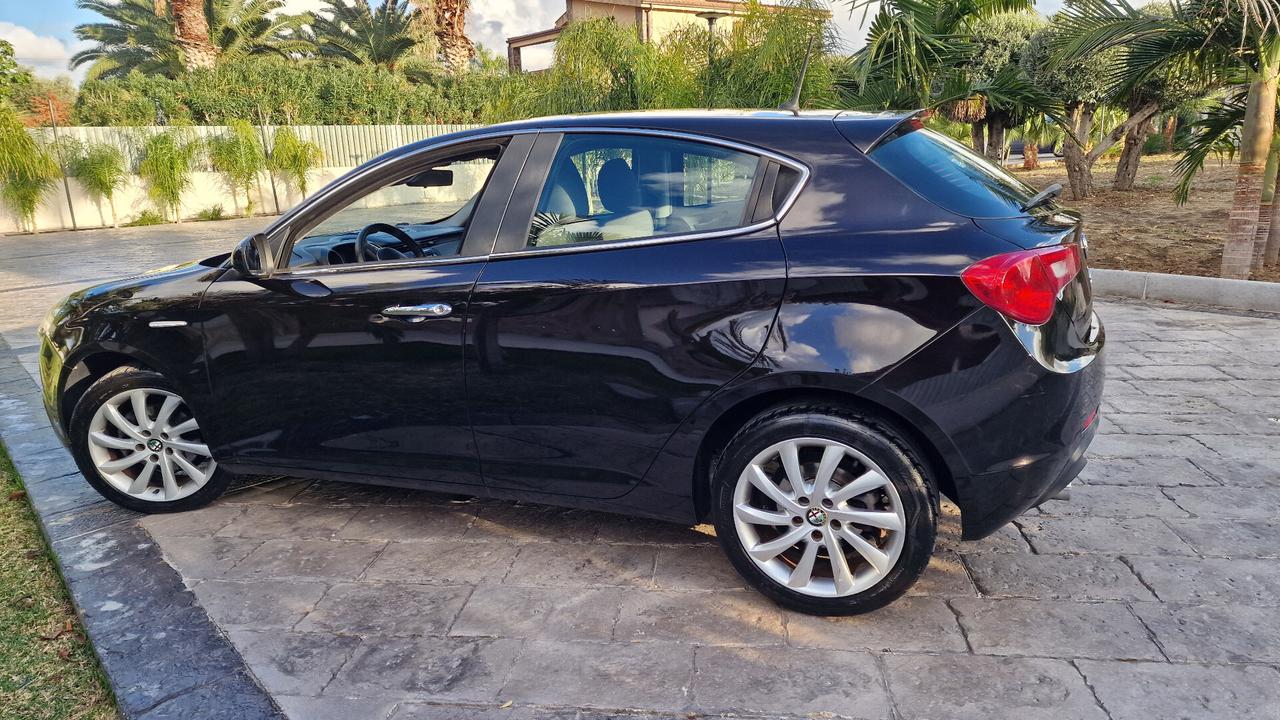 Alfa Romeo Giulietta 1.6 JTDm-2 105CV Exclusive