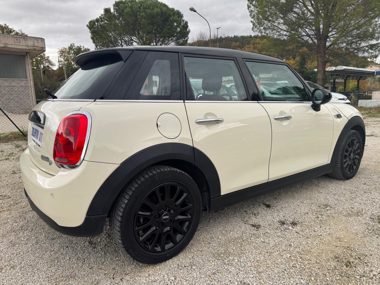 Mini 1.5 Cooper D 116 Cv 5 porte Neopatentati