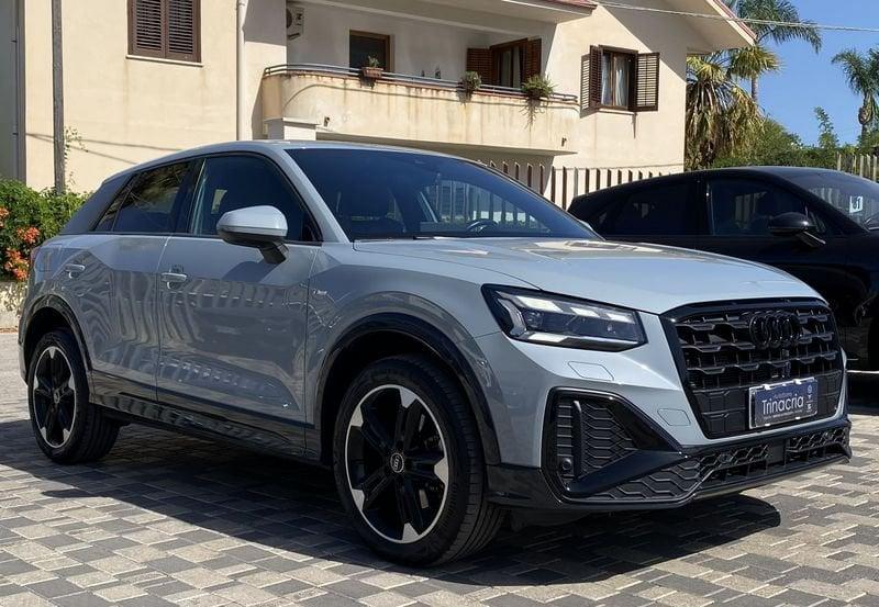 Audi Q2 S Line interno ed esterno 2.0 TDI 150CV s-tronic 35