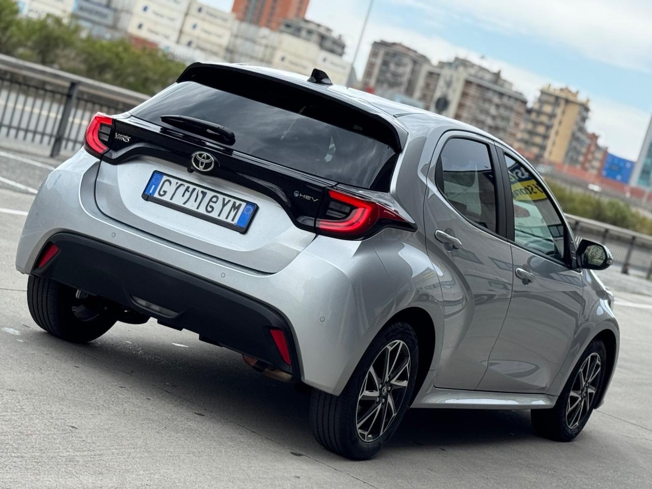 TOYOTA YARID HYBRID SOLI 4286 KM PRONTA CONSEGNA
