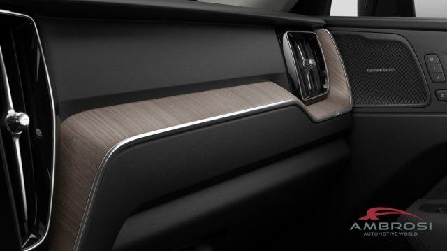 VOLVO XC60 B5 AWD Mild hybrid Benzina Plus Bright