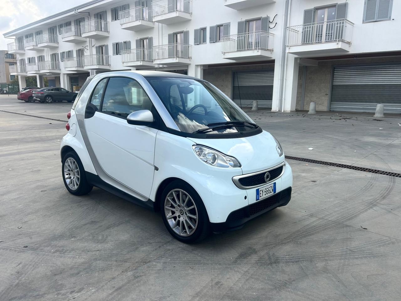Smart ForTwo 1000 45 kW MHD coupé pure