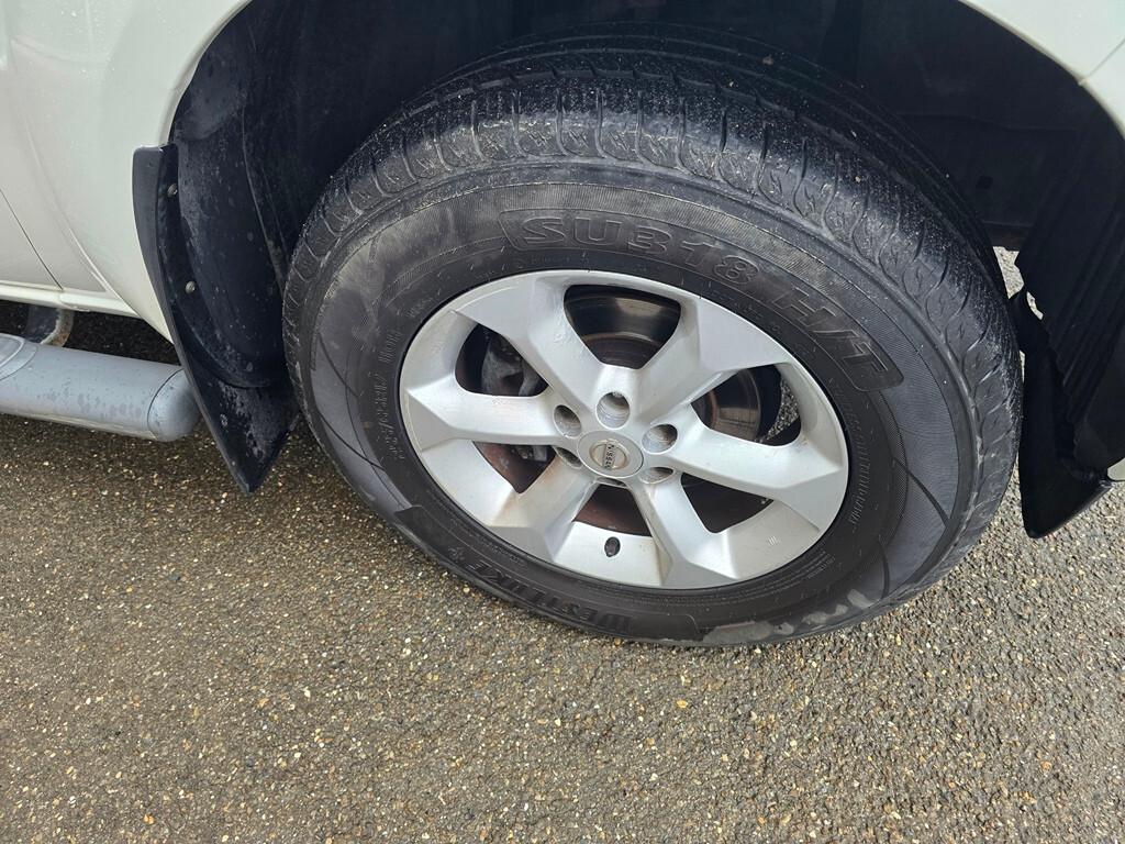 Nissan Navara 2.5 dCi 171 CV "LE"