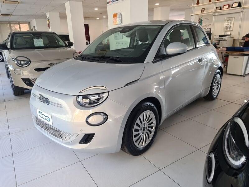 FIAT 500 500e 23,65 kWh Pack Tech