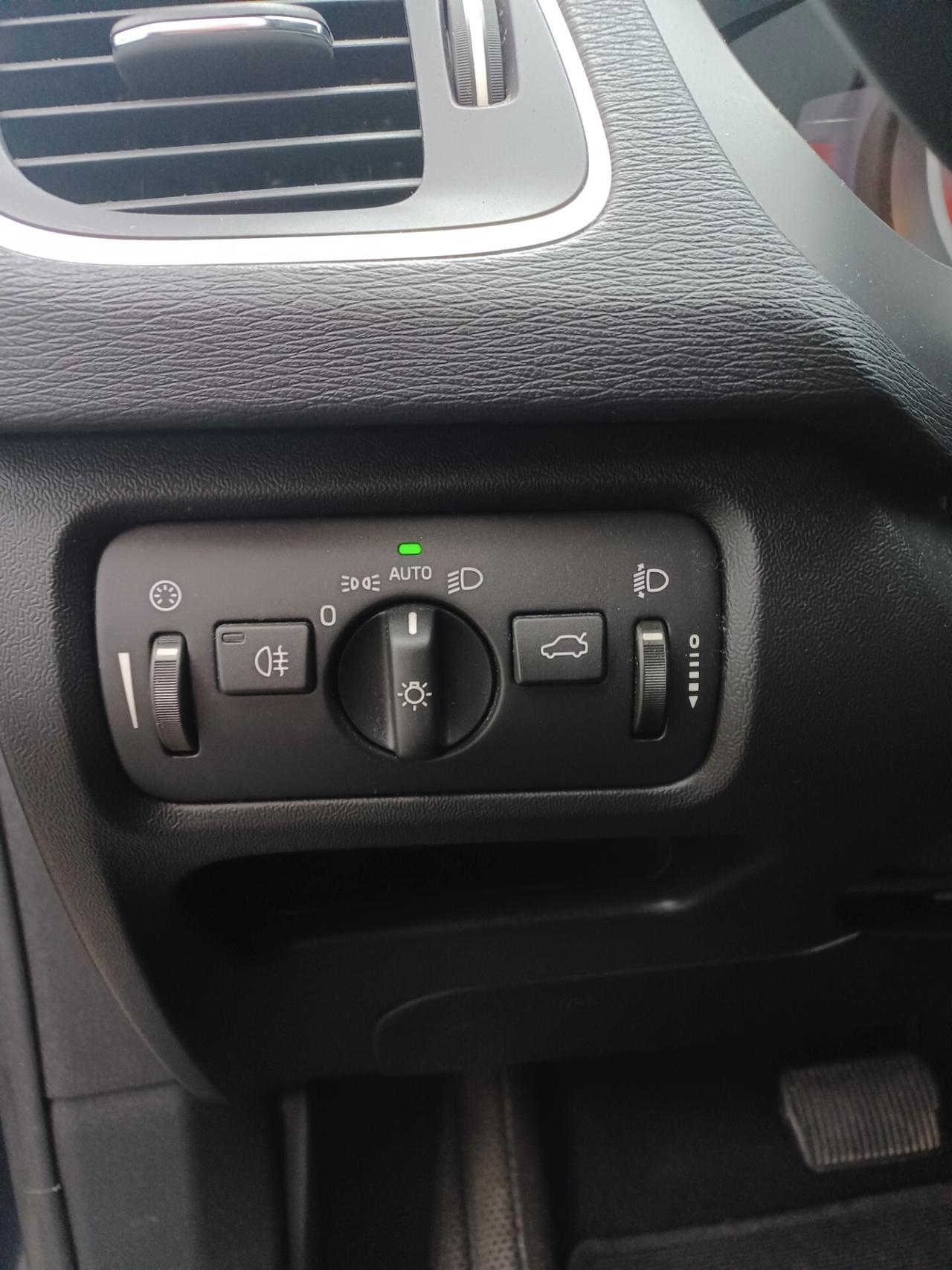 Volvo V40 D3 Geartronic Momentum ANNO 2017