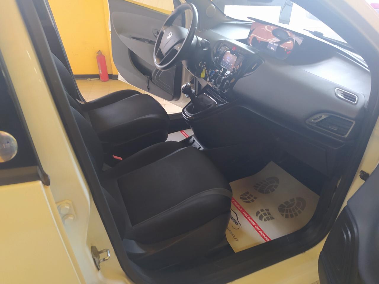 Lancia Ypsilon 1.2 69 CV 5 porte GPL Ecochic Gold Neopatentati