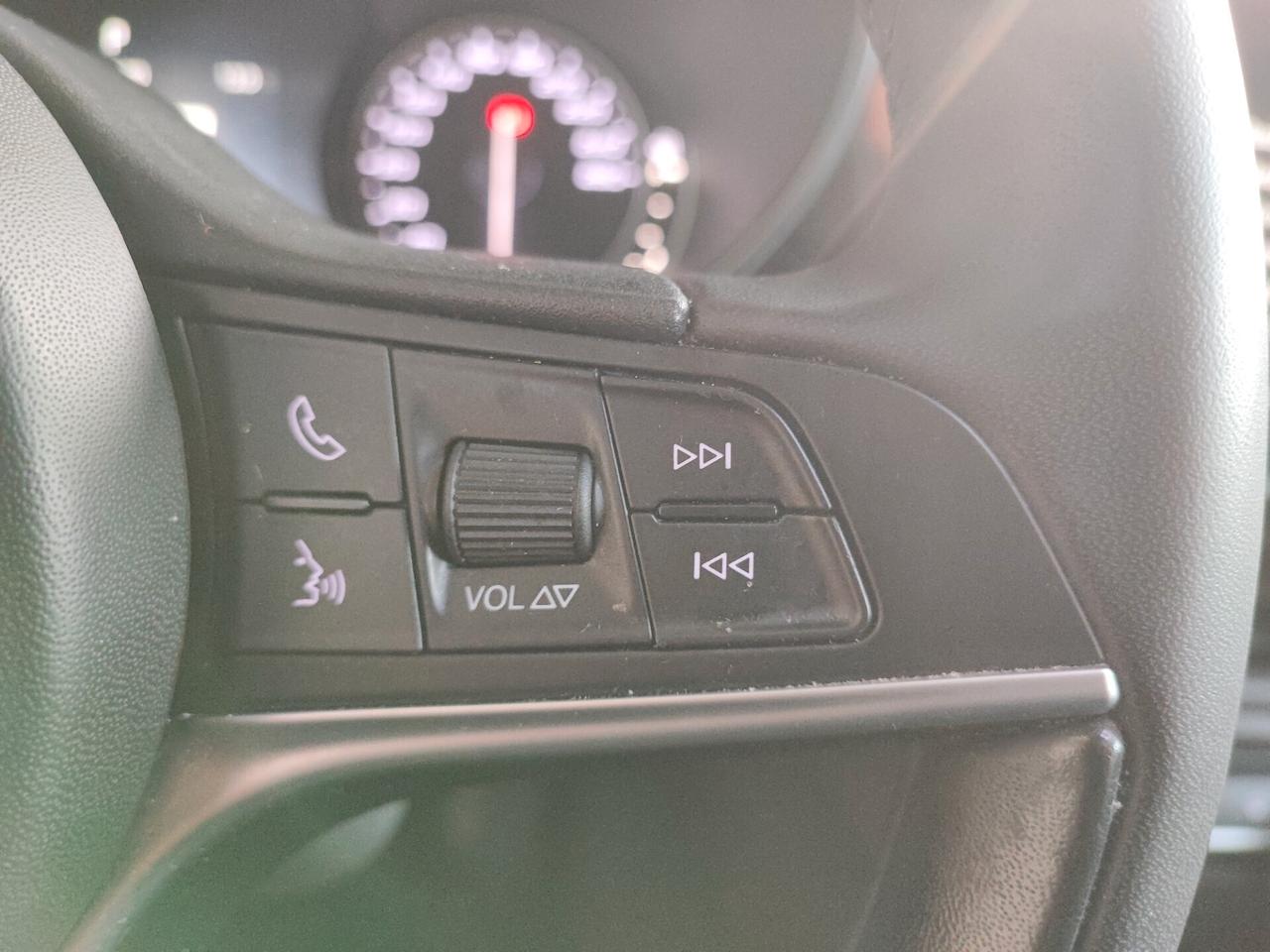 Alfa Romeo Giulia 2.2 Turbodiesel 180 CV AT8 Business Sport Launch Ed.