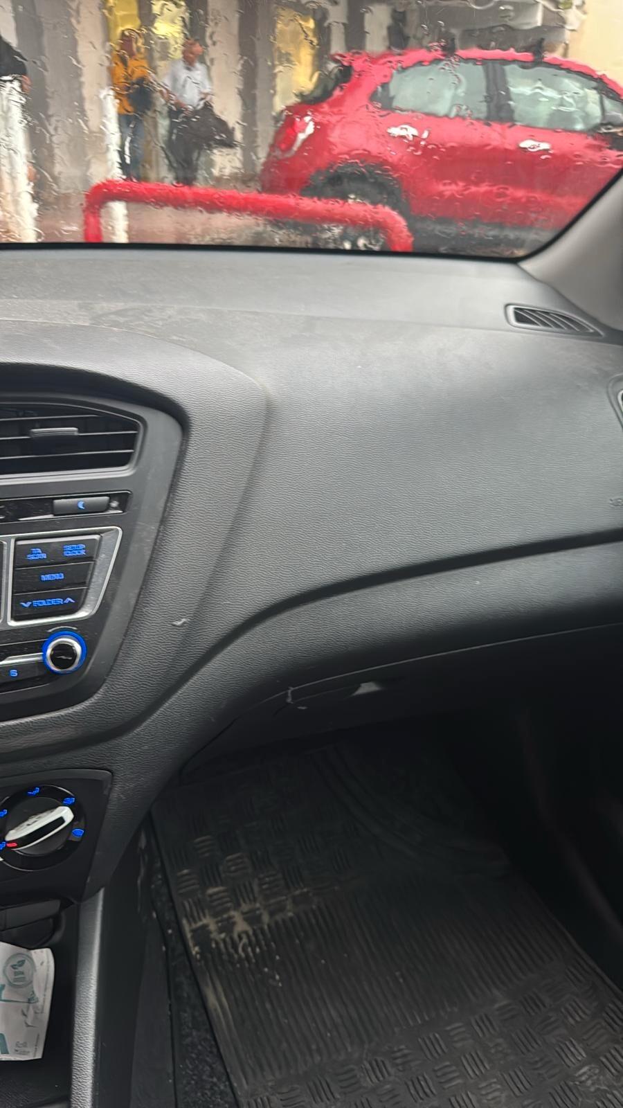 Hyundai i20 1.1 CRDi 12V /"73.000km!!!"