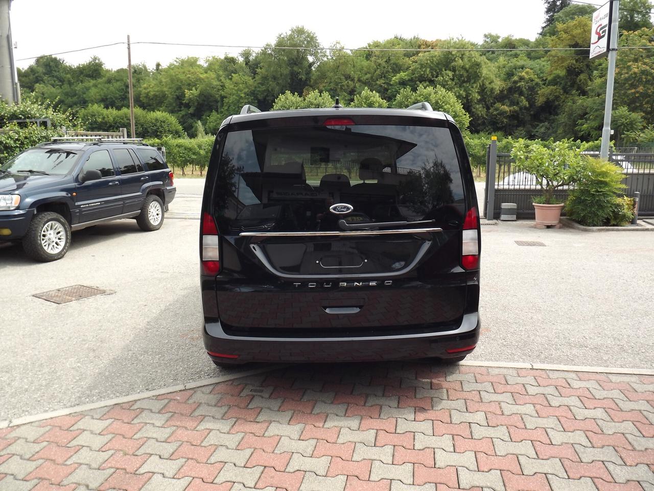 Ford Tourneo Connect 2.0 EcoBlue 122 CV Titanium