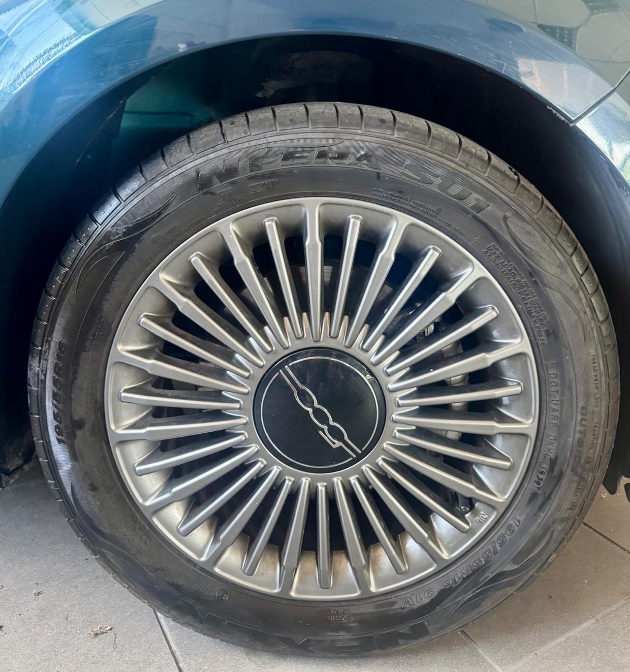 Fiat 500 500e Berlina 42 kWh La Prima