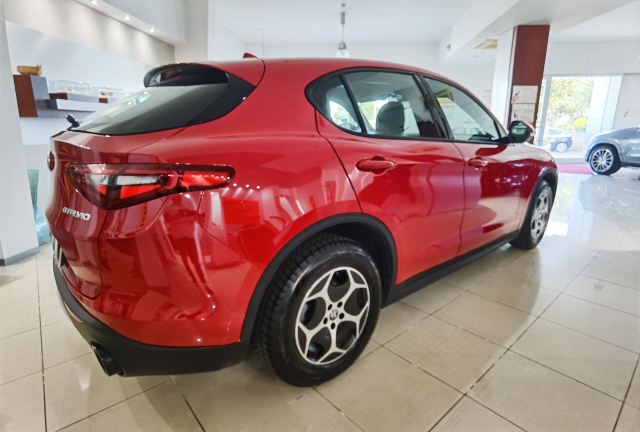 Alfa Romeo Stelvio 2.2 Td AT8 Q4 Business