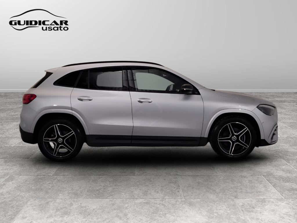 Mercedes-Benz GLA-H247 2023 - GLA 180 d AMG Line Advanced Plus auto