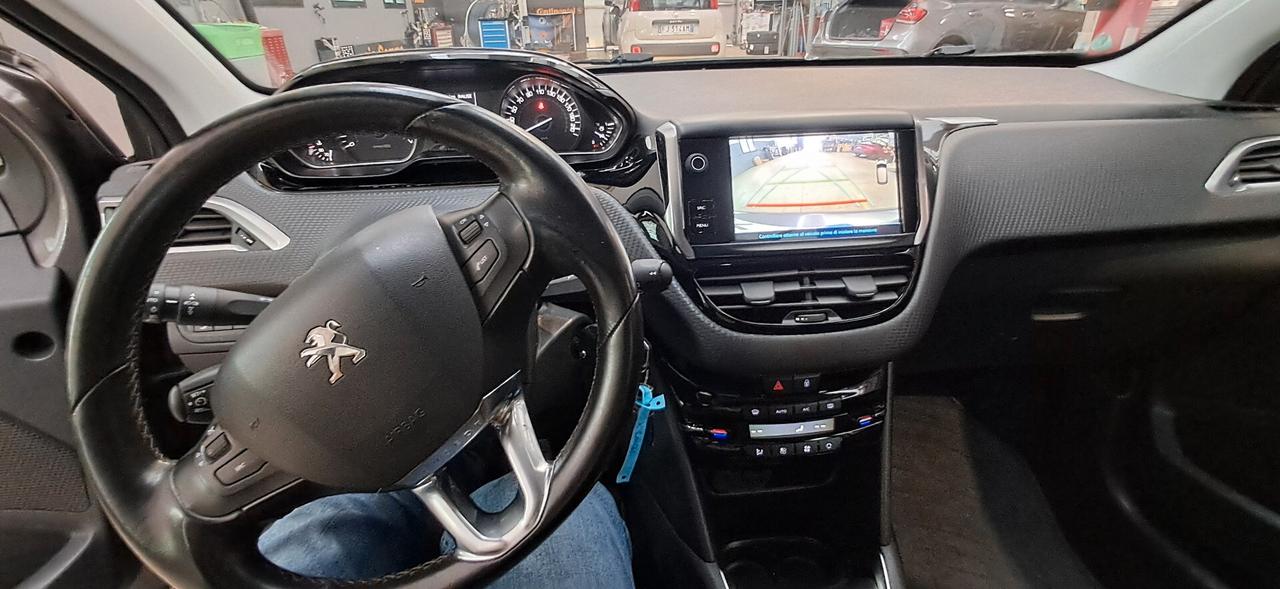 Peugeot 208 PureTech 1.2 km 0