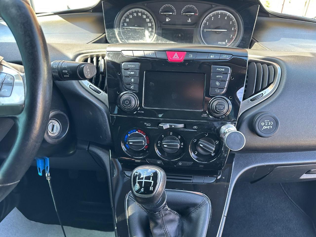 Lancia Ypsilon 1.2 GPL Gold