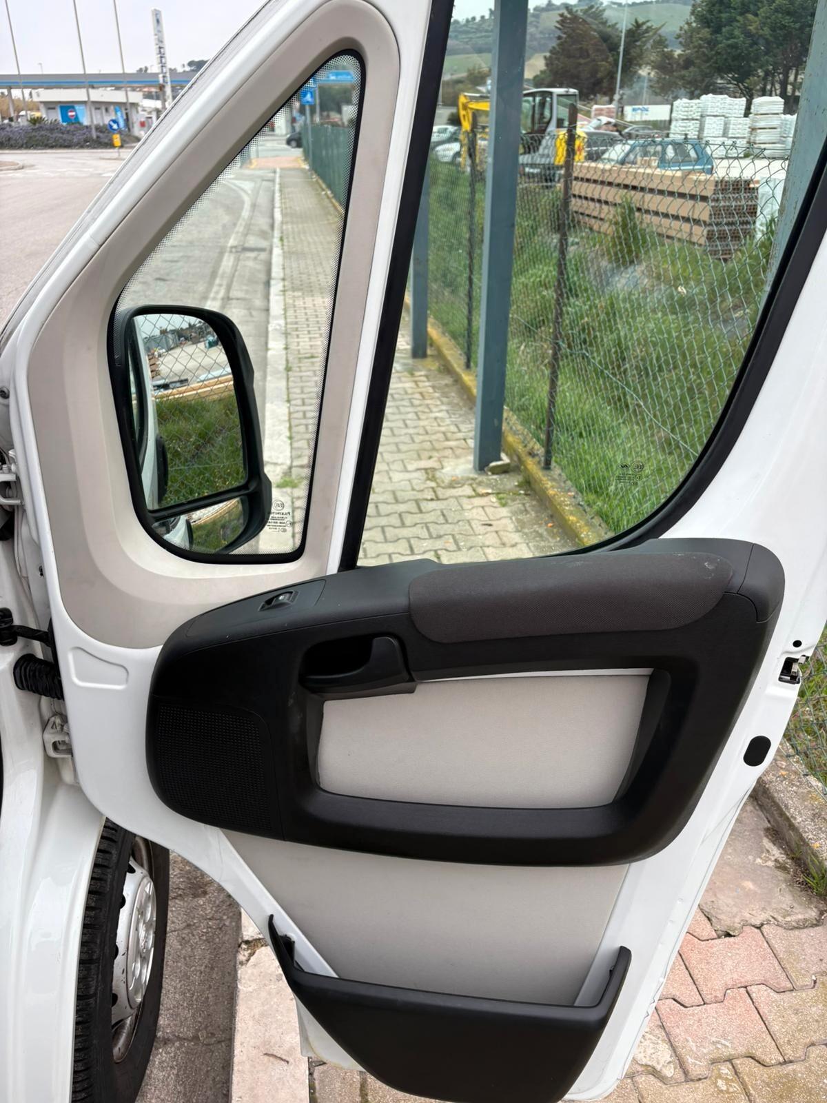 Peugeot Boxer 330 2.0 BlueHDi/110CV FAP PC-TN Combi Comfort