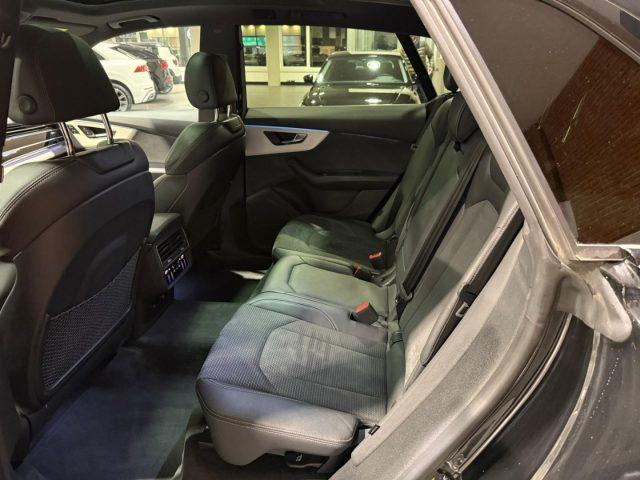 AUDI Q8 50 TDI 286 CV quattro S line edition Black Pack