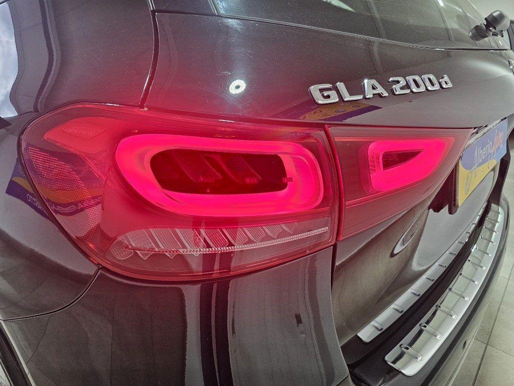 Mercedes-Benz GLA 200 d Automatic Business